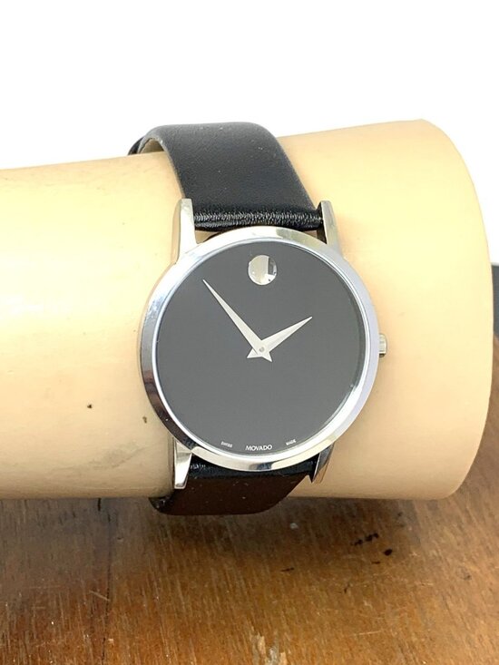 Movado Women\'s Watch 0607646 Museum Swiss Quartz Black Dial Leather Strap 33mm
